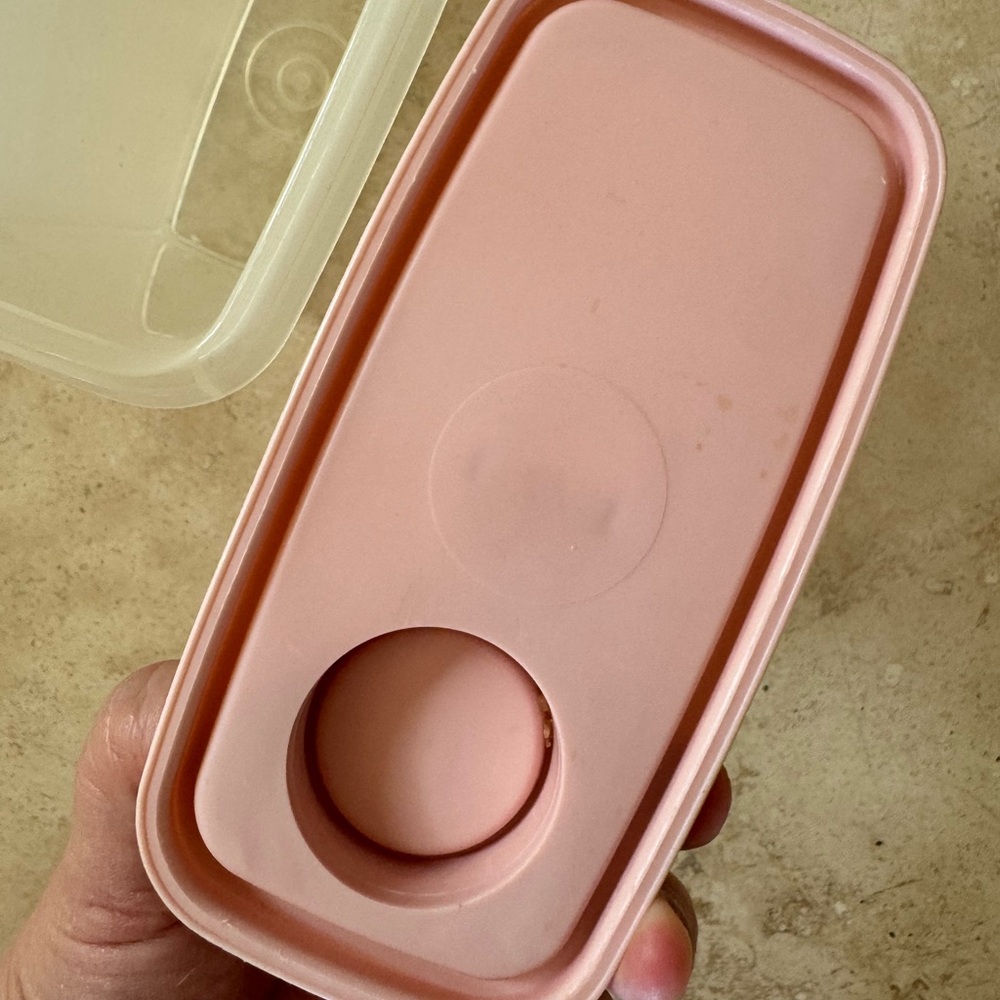 Tupperware - Picture 4 of 5